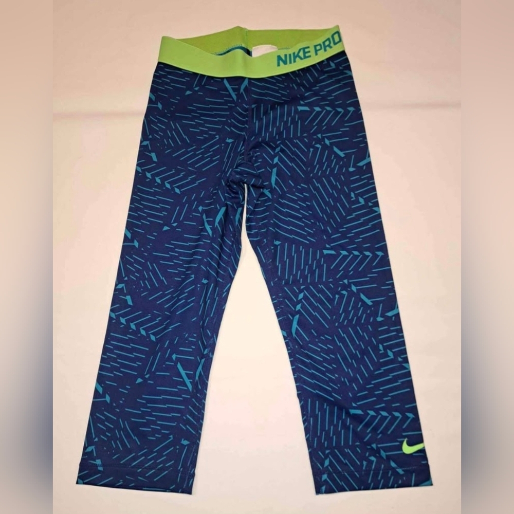 Nike Pro Capri Length Leggings Womens Size Small - NWOT
